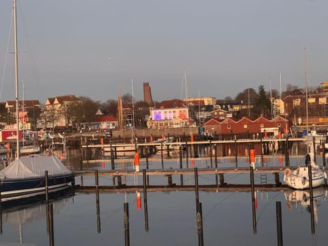 Floating Home Nr 1 House in Laboe
