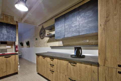 Chateau La Vallette - Tritoni Suite Bed and Breakfast in Valletta