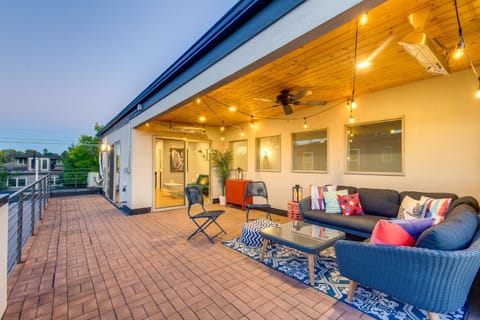 Heated Rooftop Deck and Mtn Views Denver Retreat House in Englewood