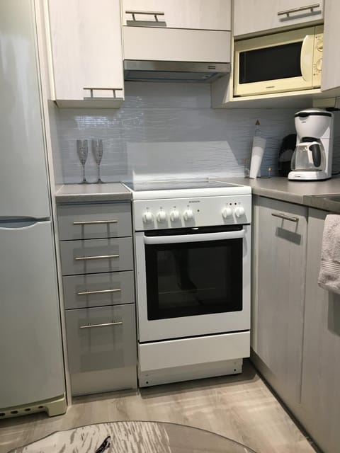 Kitchen or kitchenette, kitchen, kitchen