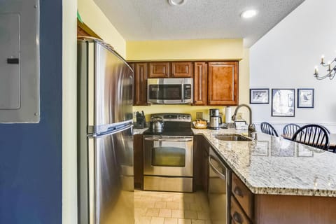 Pico F305 House in Mendon