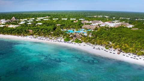Property building, Natural landscape, Beach, Sea view