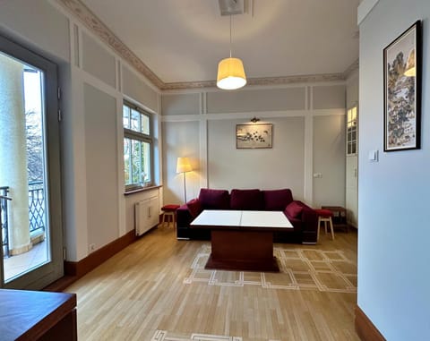 Bed, Living room