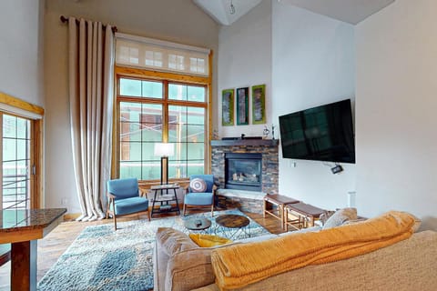 Urban Mountain Getaway & Alpenglow Chalet House in Steamboat Springs