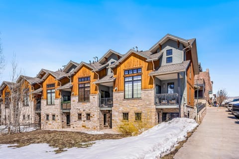 Urban Mountain Getaway & Alpenglow Chalet House in Steamboat Springs