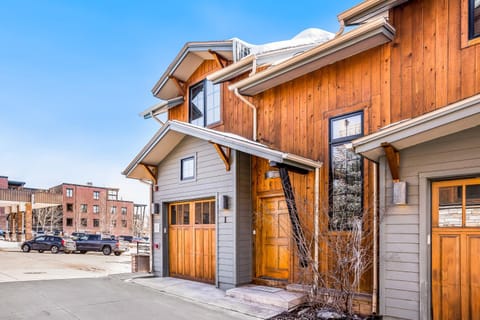 Urban Mountain Getaway & Alpenglow Chalet House in Steamboat Springs