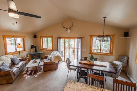 Mountain Calling House in Grand Lake