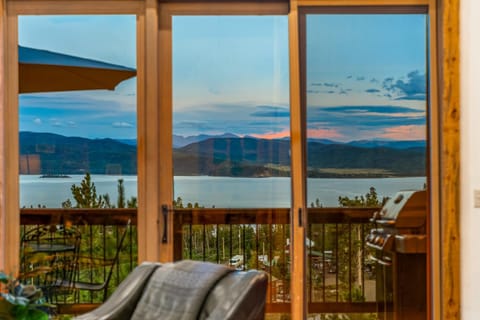 Infinity View House in Rocky Mountain National Park