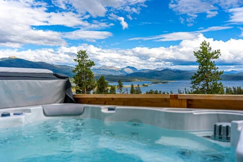 Infinity View House in Rocky Mountain National Park