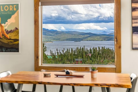 Infinity View House in Rocky Mountain National Park