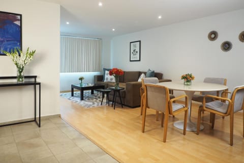 Living room, Dinner