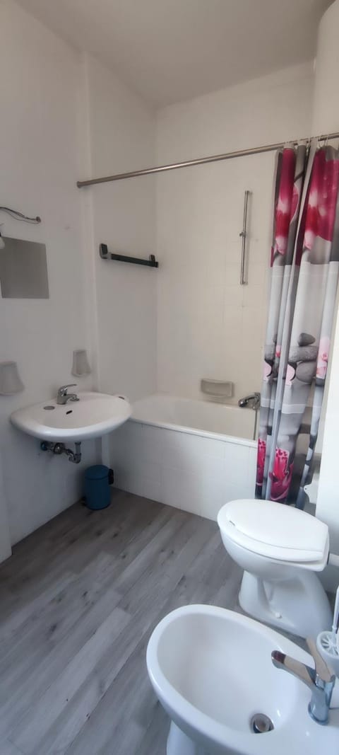 Shower, Bathroom, Bath