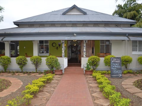 Facade/entrance