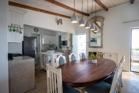 Dining area, kitchen