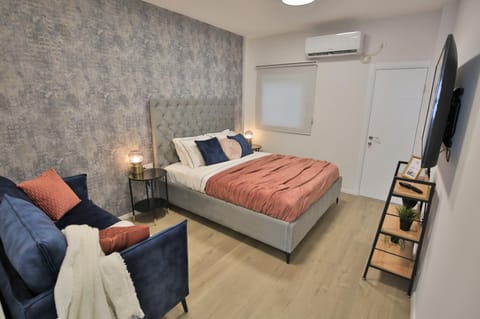 Bed, Bedroom, air conditioner