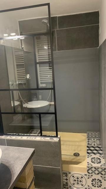 Logement sur pte cour, rez de chaussée, WIFI, CLIM Apartment in Vedène