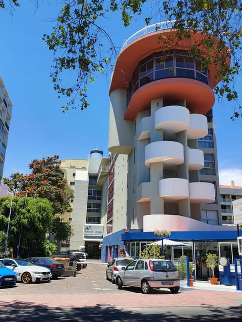 Property building, Nearby landmark, Location, Parking
