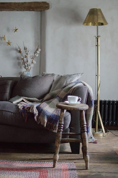 Day, Winter, Living room, Decorative detail, Seating area, On site