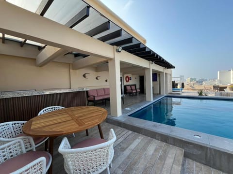 Swimming pool