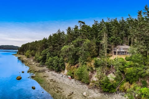 Snug Harbor Hideout House in Lopez Island
