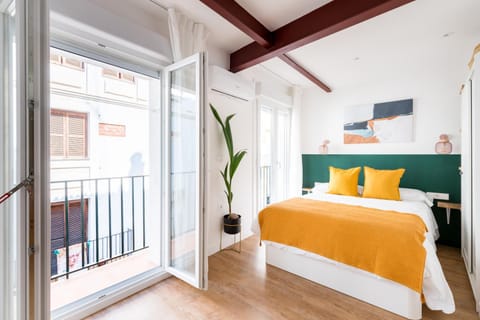 Bed, Balcony/Terrace, Photo of the whole room, Bedroom, wardrobe