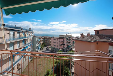 Bilocale Corosu con 2 balconi Apartment in Celle Ligure