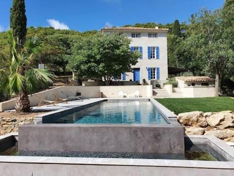 Property building, Swimming pool