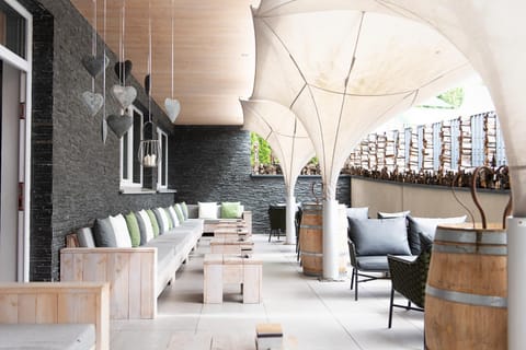 Patio, Mountain view