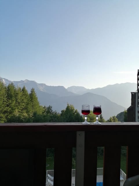 Balcony/Terrace, Mountain view