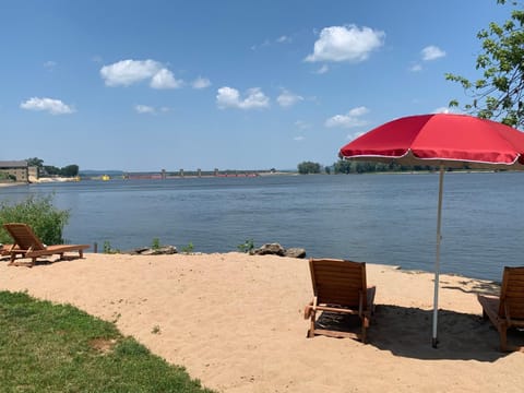 Riverbottom - Tiny Home 2 House in Bellevue