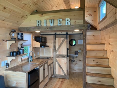 Riverbottom - Tiny Home 2 House in Bellevue