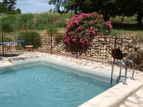 Decorative detail, Pool view