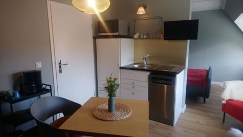 TV and multimedia, Kitchen or kitchenette, Dining area