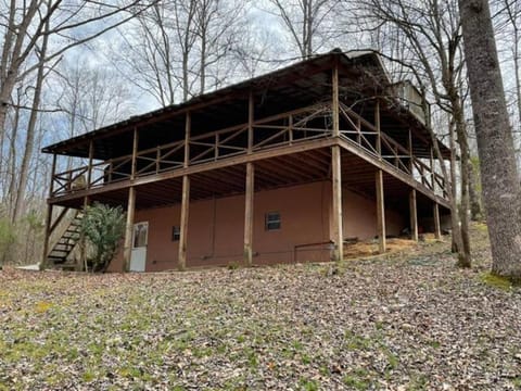 No Wake Zone Chalet in Tennessee