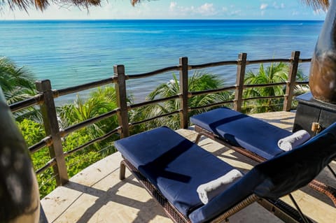 View (from property/room), Balcony/Terrace, sunbed