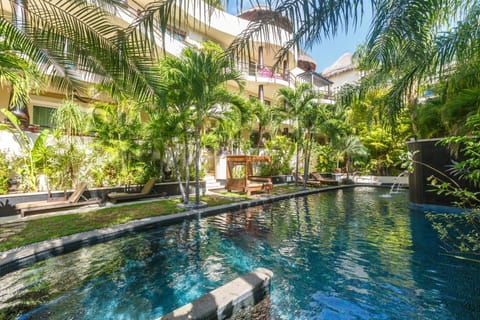 Garden, Swimming pool