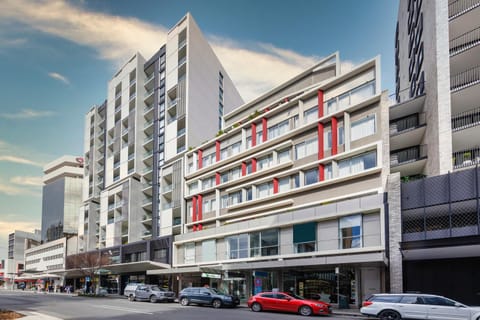 Property building, Neighbourhood