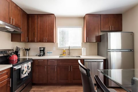 Posh home near Santana Row for vacation/business Apartment in San Jose