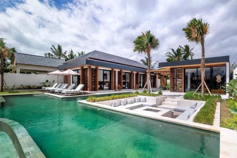 Property building, Garden, Garden view, Pool view, Swimming pool, sunbed