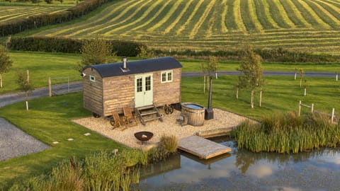 Natural landscape, Garden view, Lake view
