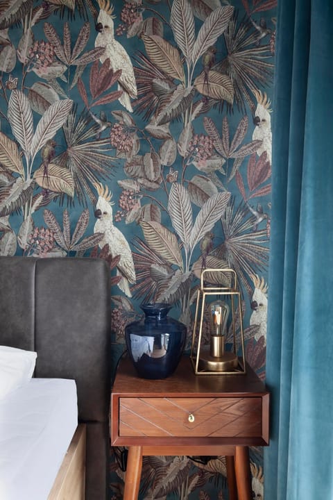 Bed, Seating area, Bedroom