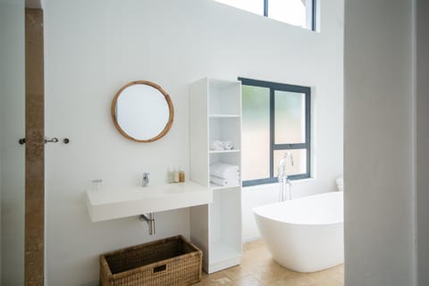 Bathroom, Bath, towels