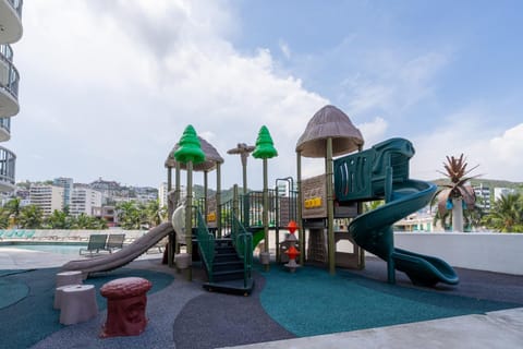 Day, Children play ground