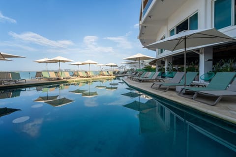 Day, Natural landscape, Pool view, Swimming pool, sunbed