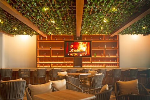 Communal lounge/ TV room, TV and multimedia, Living room, Lounge or bar, Banquet/Function facilities, Seating area