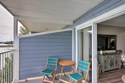 Middle Bass Condo with Balcony, Lake Erie Views Apartment in Lake Erie