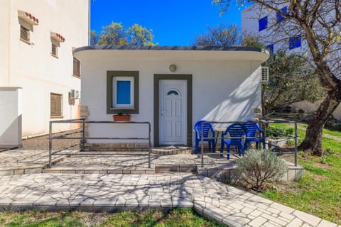 Patio, Facade/entrance