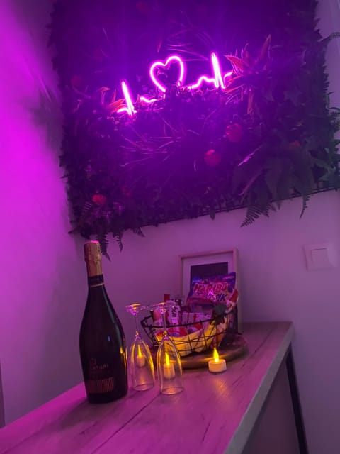 L’appart[é] BLACK superbe appartement pop ! Apartment in Besançon