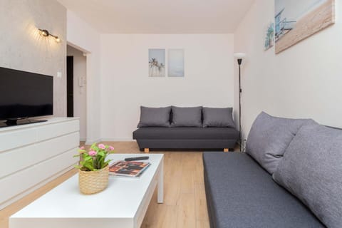 TV and multimedia, Living room, Photo of the whole room, Evening entertainment, Bedroom