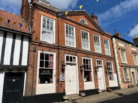 Property building, Day